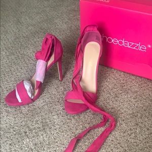 Brand new shoe dazzle pink pumps